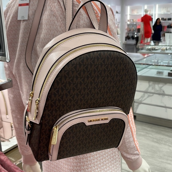 Michael Kors Backpack Bag Jaycee Md Backpack Powder Blush 35S2G8TB2B
Brown - Picture 13 of 16